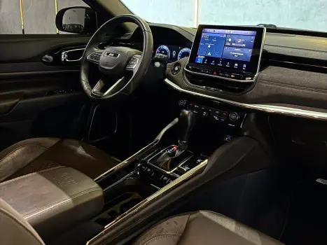 JEEP Commander 2.0 16V 4P TD380 OVERLAND 4X4 TURBO DIESEL AUTOMÁTICO AT9, Foto 13