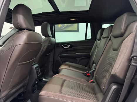 JEEP Commander 2.0 16V 4P TD380 OVERLAND 4X4 TURBO DIESEL AUTOM�TICO AT9, Foto 11