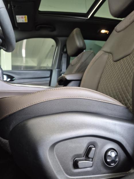 JEEP Commander 2.0 16V 4P TD380 OVERLAND 4X4 TURBO DIESEL AUTOMÁTICO AT9, Foto 8