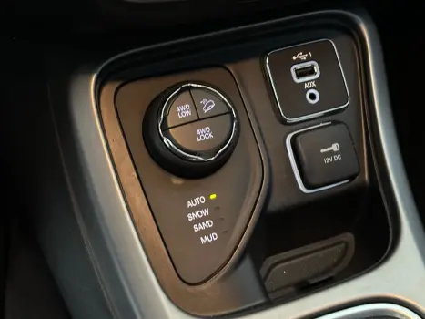 JEEP Compass 2.0 16V 4P LONGITUDE TURBO DIESEL 4X4 AUTOMTICO, Foto 17