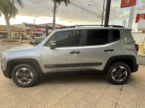 JEEP Renegade 1.8 16V 4P FLEX AUTOMÁTICO, Foto 7 JEEP Renegade 1.8 16V 4P FLEX AUTOMÁTICO, Foto 7