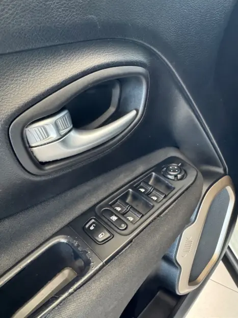 JEEP Renegade 1.8 16V 4P FLEX LONGITUDE AUTOMTICO, Foto 12