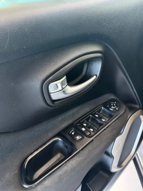 JEEP Renegade 1.8 16V 4P FLEX LONGITUDE AUTOMTICO, Foto 12