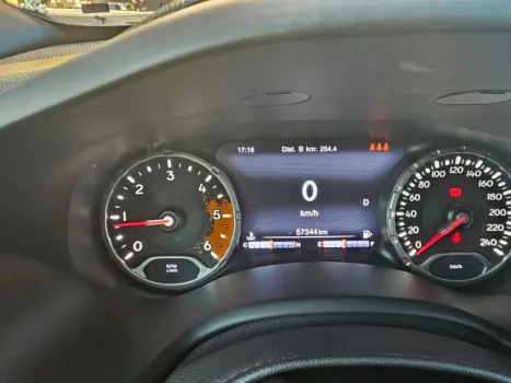 JEEP Renegade 2.0 16V 4P TURBO DIESEL TRAILHAWK 4X4 AUTOMÁTICO, Foto 8 JEEP Renegade 2.0 16V 4P TURBO DIESEL TRAILHAWK 4X4 AUTOMÁTICO, Foto 8