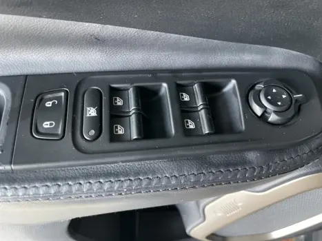 JEEP Renegade 2.0 16V 4P TURBO DIESEL LONGITUDE 4X4 AUTOMÁTICO, Foto 9 JEEP Renegade 2.0 16V 4P TURBO DIESEL LONGITUDE 4X4 AUTOMÁTICO, Foto 9