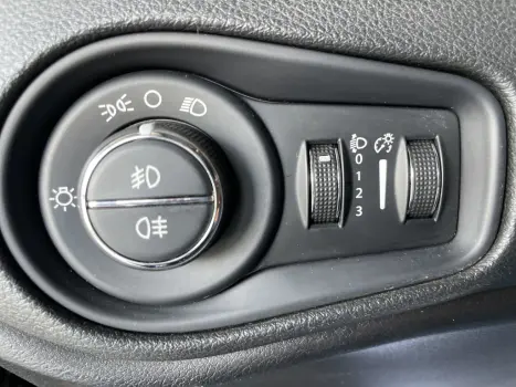 JEEP Renegade 2.0 16V 4P TURBO DIESEL LONGITUDE 4X4 AUTOMÁTICO, Foto 15 JEEP Renegade 2.0 16V 4P TURBO DIESEL LONGITUDE 4X4 AUTOMÁTICO, Foto 15