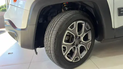 JEEP Renegade 2.0 16V 4P TURBO DIESEL LONGITUDE 4X4 AUTOM�TICO, Foto 10