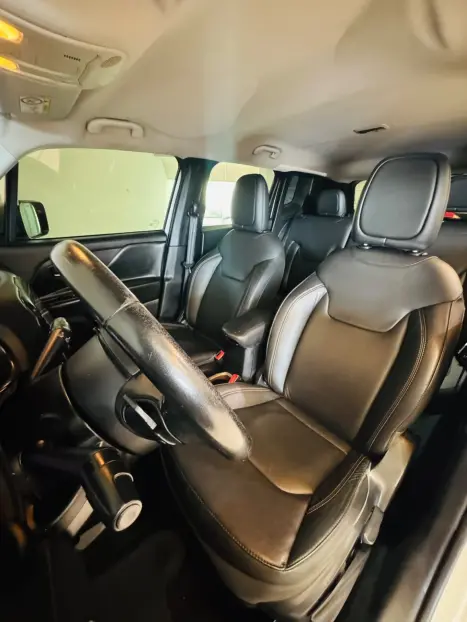 JEEP Renegade 2.0 16V 4P TURBO DIESEL LONGITUDE 4X4 AUTOMÁTICO, Foto 5