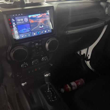 JEEP Wrangler 3.8 V6 4P UNLIMITED SAHARA 4X4 AUTOM�TICO, Foto 14
