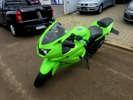 KAWASAKI Ninja 250 R, Foto 1
