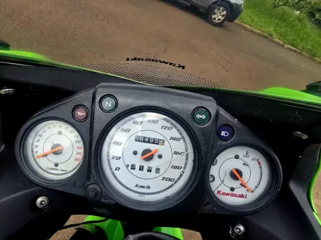 KAWASAKI Ninja 250 R, Foto 4