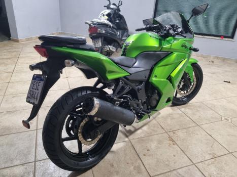KAWASAKI Ninja 250 R, Foto 2