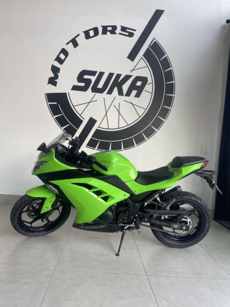 KAWASAKI Ninja 300 , Foto 1