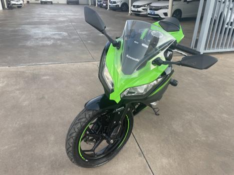 KAWASAKI Ninja 300 , Foto 2