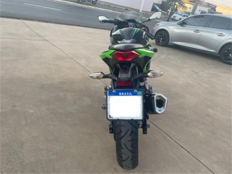 KAWASAKI Ninja 300 , Foto 6
