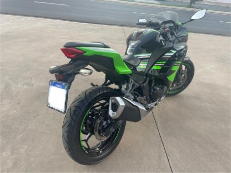 KAWASAKI Ninja 300 , Foto 7
