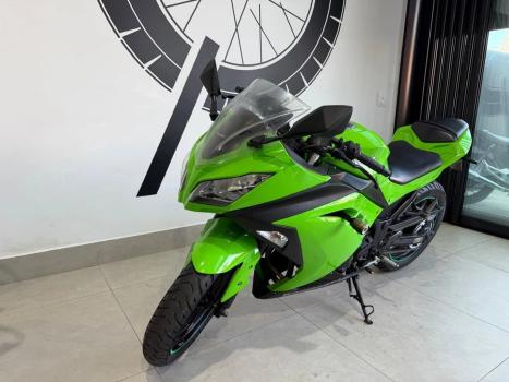 KAWASAKI Ninja 300 , Foto 7