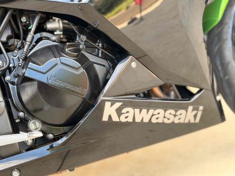 KAWASAKI Ninja 300 ABS, Foto 5