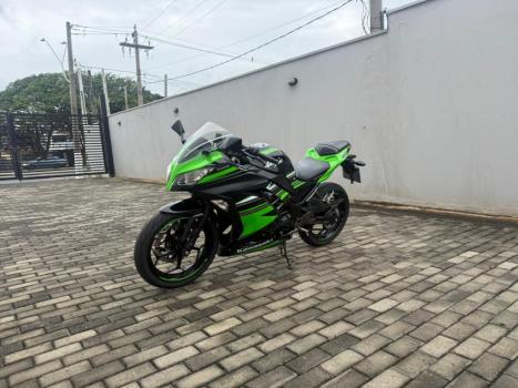 KAWASAKI Ninja 300 ABS, Foto 3