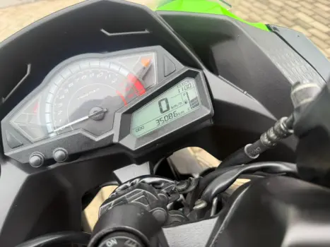 KAWASAKI Ninja 300 ABS, Foto 7