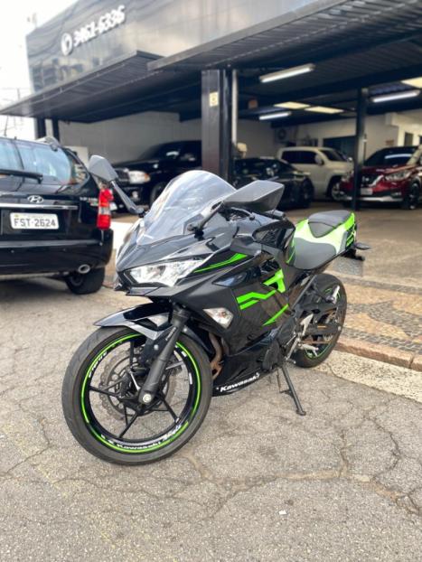 KAWASAKI Ninja 400 , Foto 2