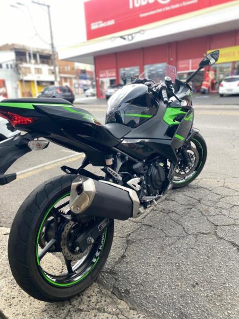 KAWASAKI Ninja 400 , Foto 6