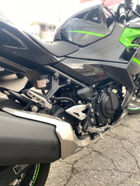 KAWASAKI Ninja 400 , Foto 8