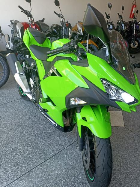 KAWASAKI Ninja 400 , Foto 15