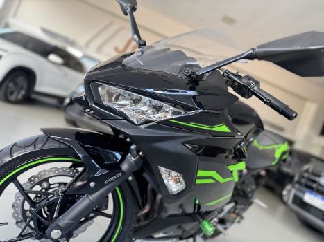 KAWASAKI Ninja 400 , Foto 2