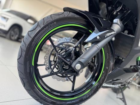 KAWASAKI Ninja 400 , Foto 3