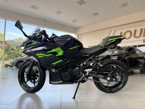 KAWASAKI Ninja 400 , Foto 5