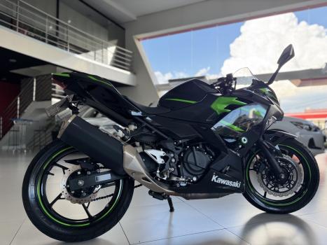 KAWASAKI Ninja 400 , Foto 6
