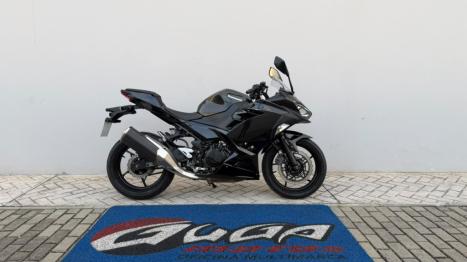 KAWASAKI Ninja 400 , Foto 2