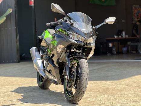KAWASAKI Ninja 400 , Foto 2