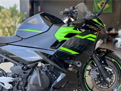 KAWASAKI Ninja 400 , Foto 4