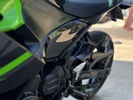 KAWASAKI Ninja 400 , Foto 6