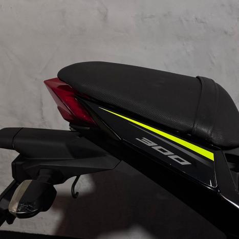 KAWASAKI Z 300 ABS, Foto 3