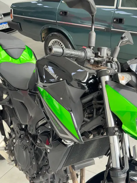 KAWASAKI Z 400 ABS, Foto 7