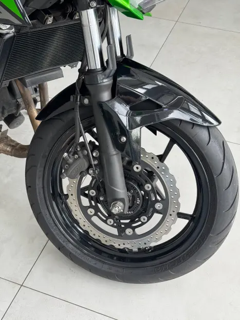 KAWASAKI Z 400 ABS, Foto 9