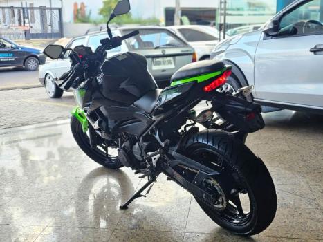 KAWASAKI Z 400 ABS, Foto 4