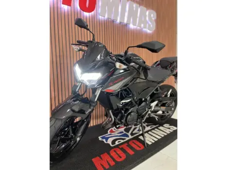 KAWASAKI Z 400 ABS, Foto 3