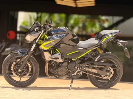 KAWASAKI Z 400 ABS, Foto 10