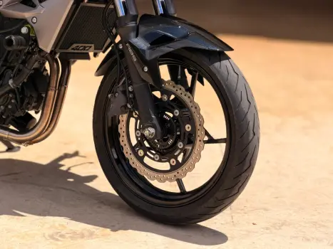 KAWASAKI Z 400 ABS, Foto 12