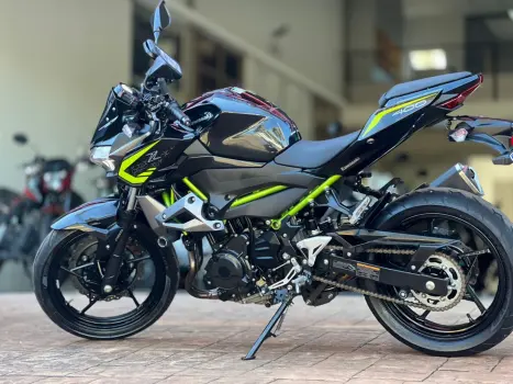 KAWASAKI Z 400 ABS, Foto 1
