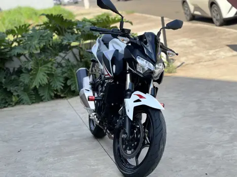 KAWASAKI Z 400 ABS, Foto 3