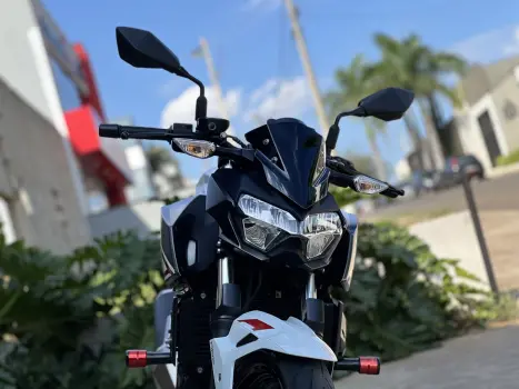 KAWASAKI Z 400 ABS, Foto 4
