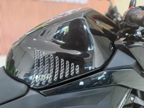KAWASAKI Z 400 ABS, Foto 8