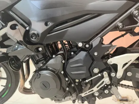 KAWASAKI Z 400 ABS, Foto 15