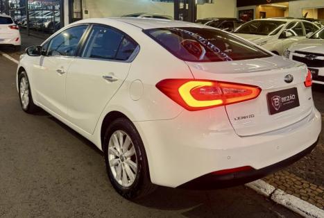 KIA Cerato Sedan 1.6 16V 4P SX3 AUTOM�TICO, Foto 3