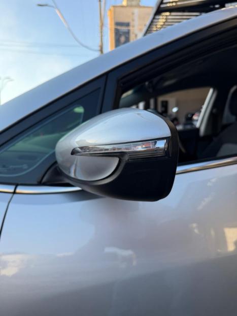 KIA Cerato Sedan 1.6 16V 4P SX3 AUTOM�TICO, Foto 9